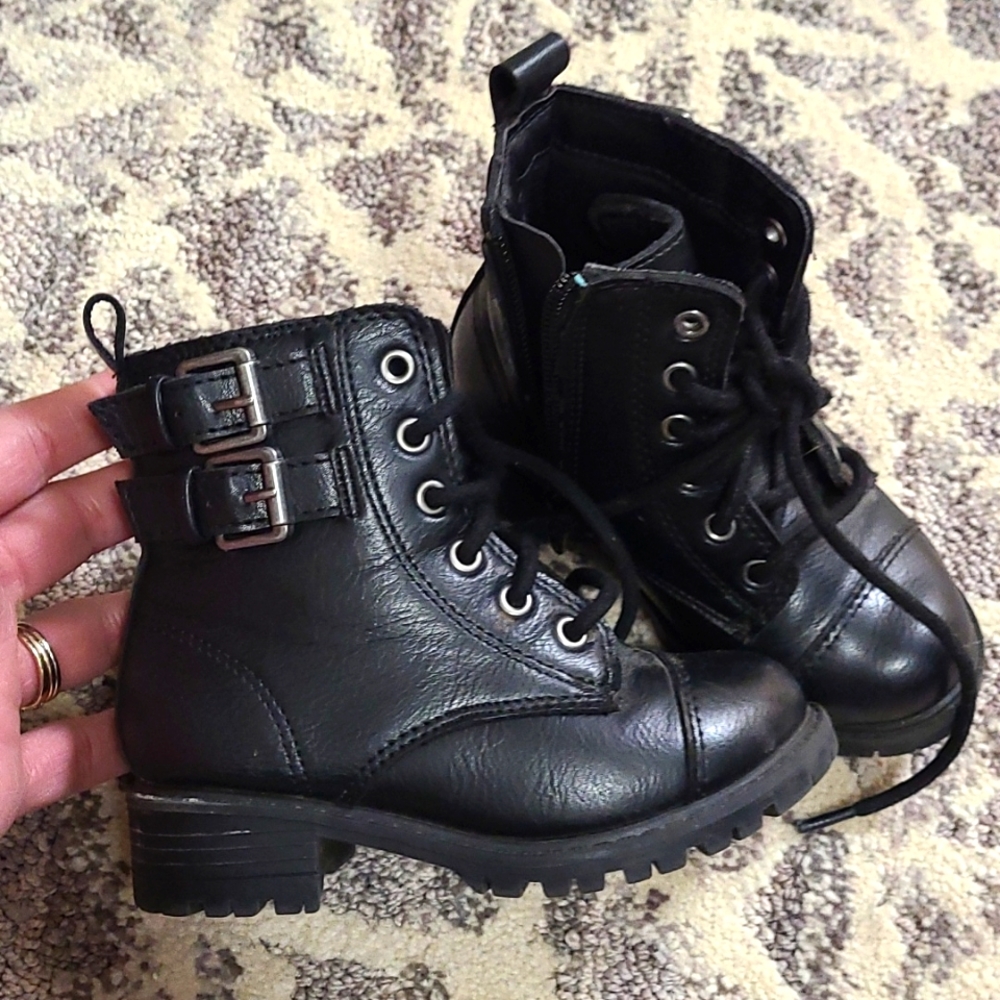 Sz 7 toddlers black combat boots